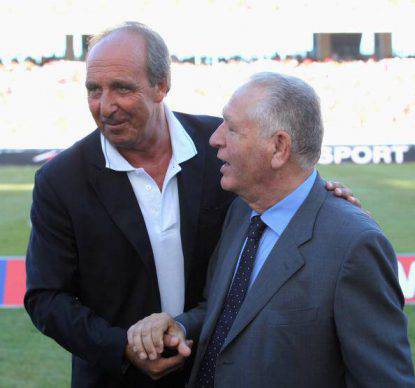 BARI, ITALY - AUGUST 29:  Giampiero Ventura (L) and Vincenzo Matarrese coahc and president of AS Bari during the Serie A match between Bari and Juventus at Stadio San Nicola on August 29, 2010 in Bari, Italy.  (Photo by Maurizio Lagana/Getty Images)