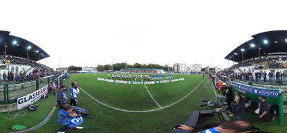 VERCELLI, ITALY - OCTOBER 16:  (EDITOR'S NOTE: Image was created as an Equirectangular Panorama. Import image into a panoramic player to create an interactive 360 degree view) The players line up during the Serie B match between FC Pro Vercelli and Novara Calcio at Stadio Silvio Piola on October 16, 2016 in Vercelli, Italy.  (Photo by Valerio Pennicino/Getty Images)