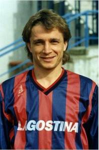 74424_173711089322336_100000503378938_591800_7620746_n