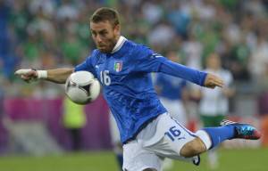 Italian midfielder Daniele De Rossi cont