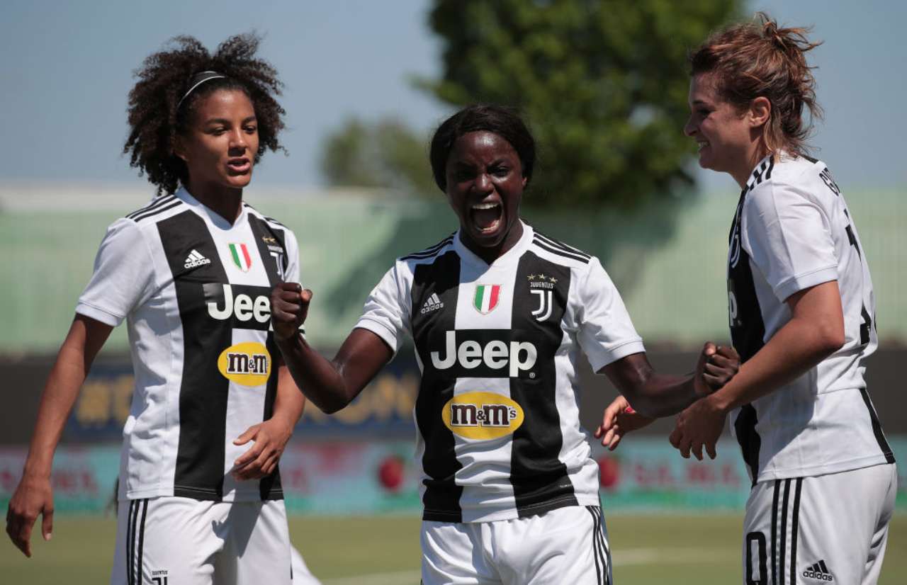 Aluko lascia l'Italia per razzismo: "Controllata come un narcotrafficante"