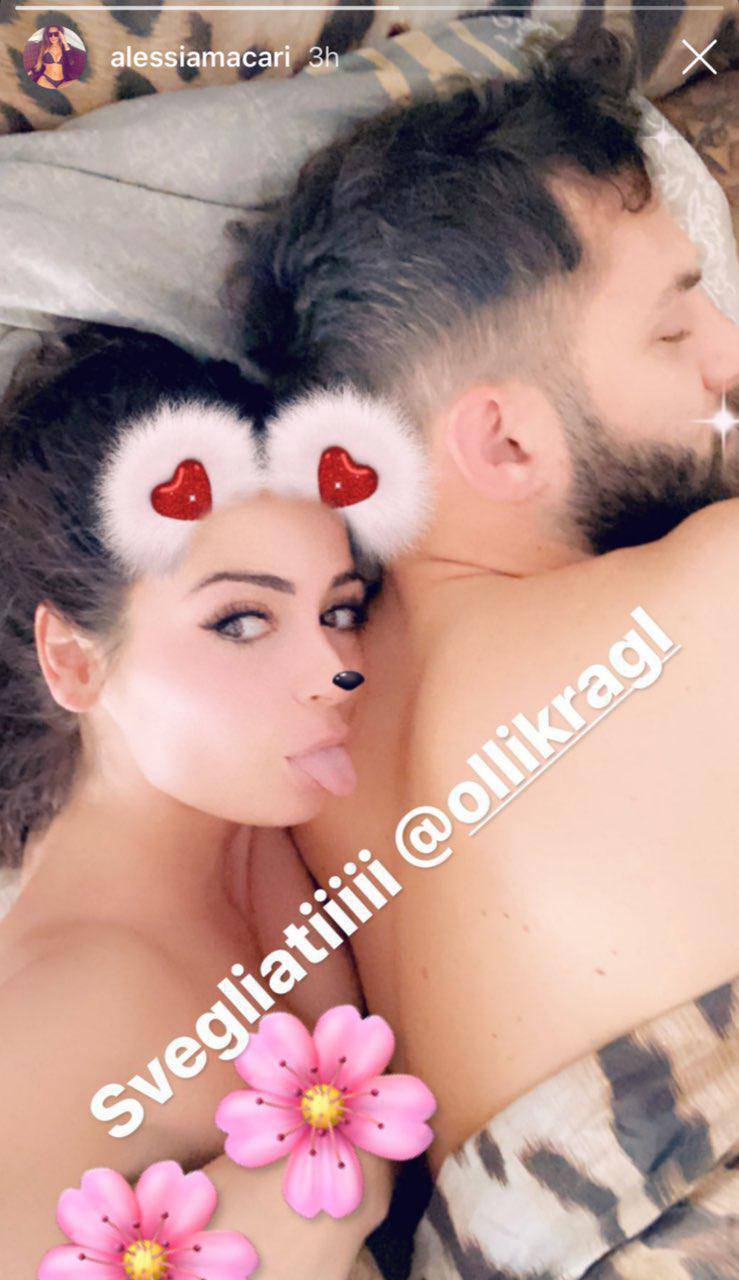 Alessia Macari, nuda a letto con Kragl - FOTO