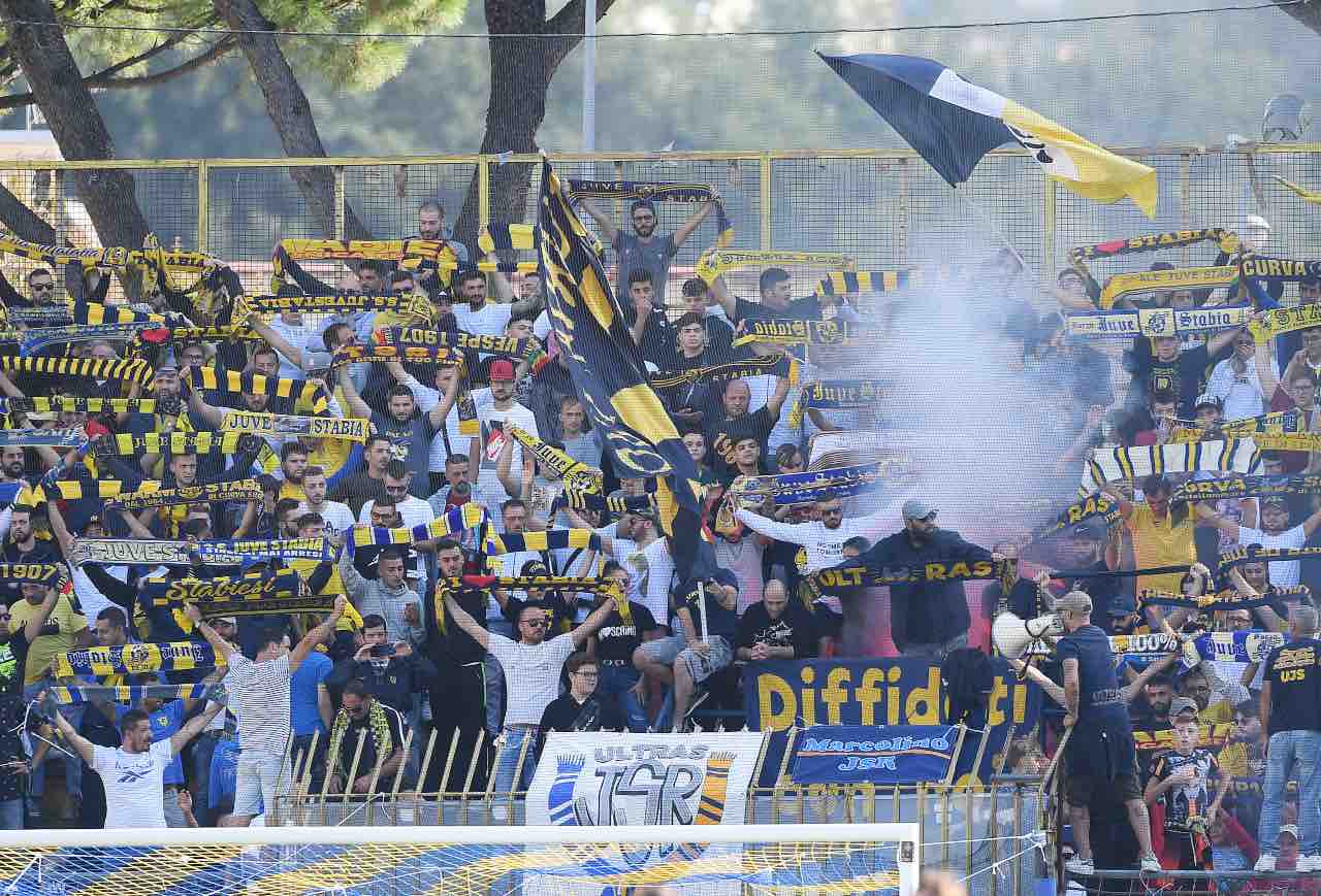 Pisa tifosi Serie B Juve Stabia