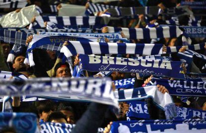 La curva dei tifosi del Brescia (foto Getty Images).