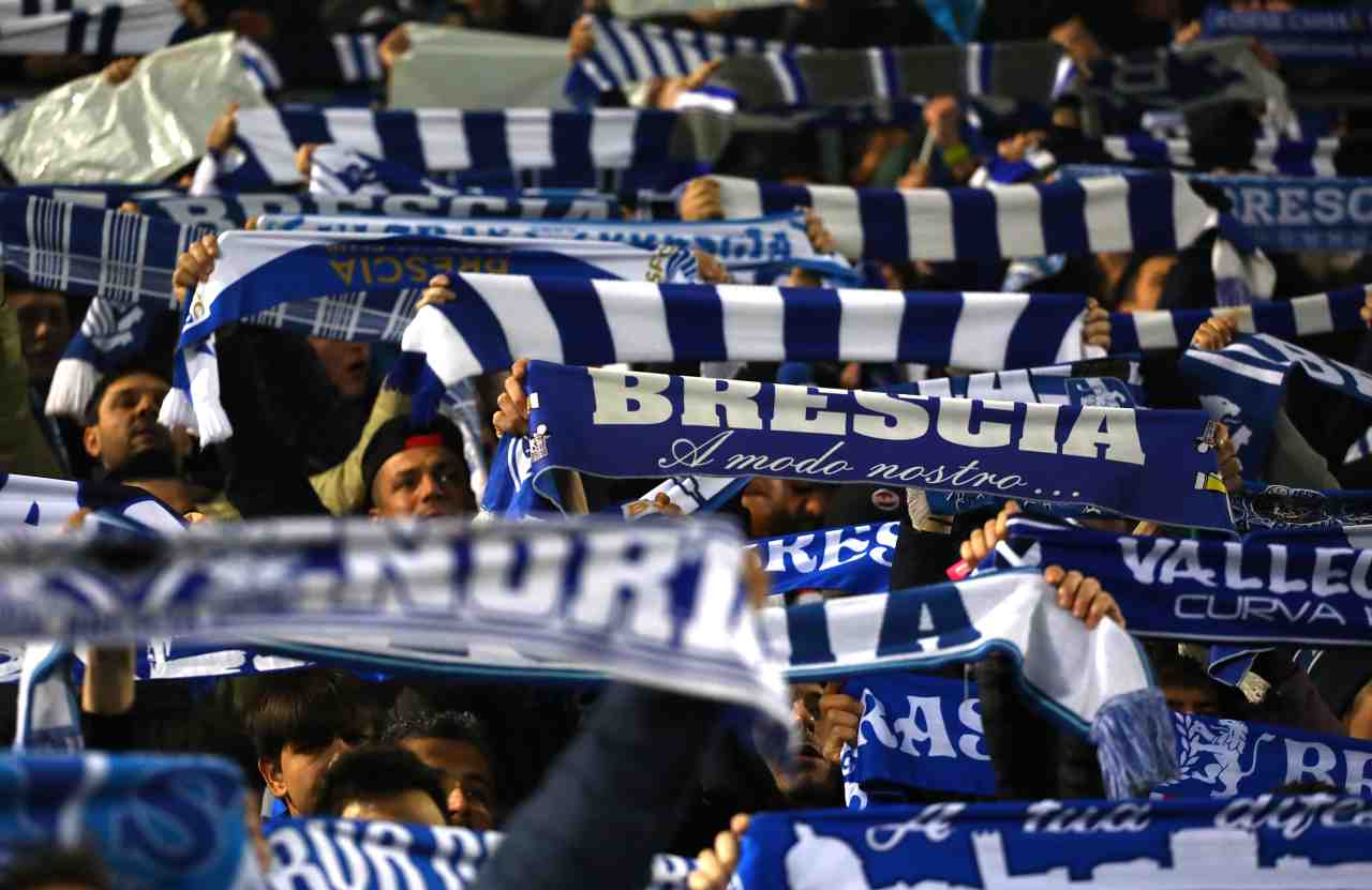 La curva dei tifosi del Brescia (foto Getty Images).