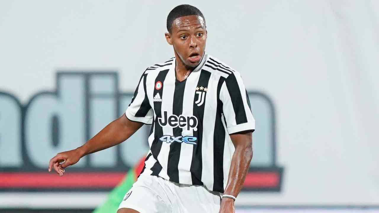 Akè Juventus Pisa Cremonese