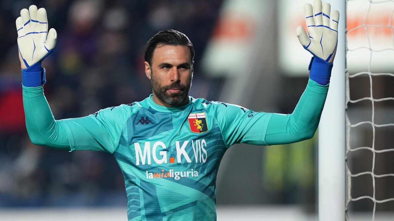 Salvatore Sirigu con la maglia del Genoa