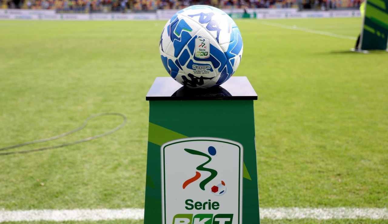 Pallone Serie B 2022/23
