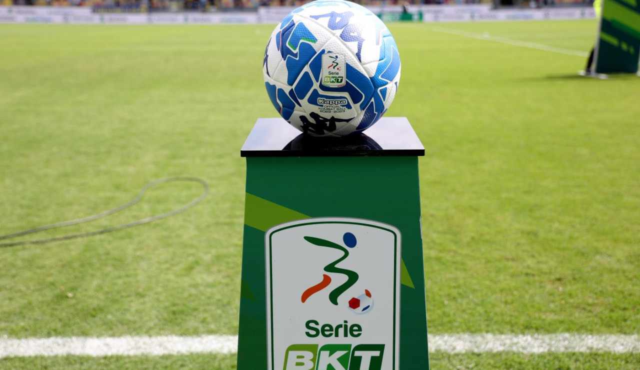 Pallone Serie B 2022/23