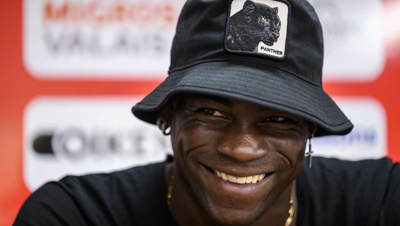 Mario balotelli gesto