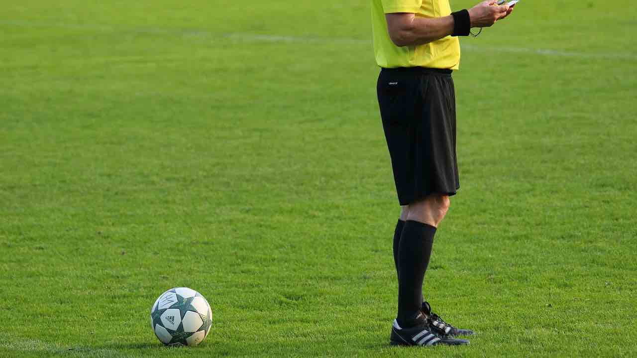 arbitro derubato