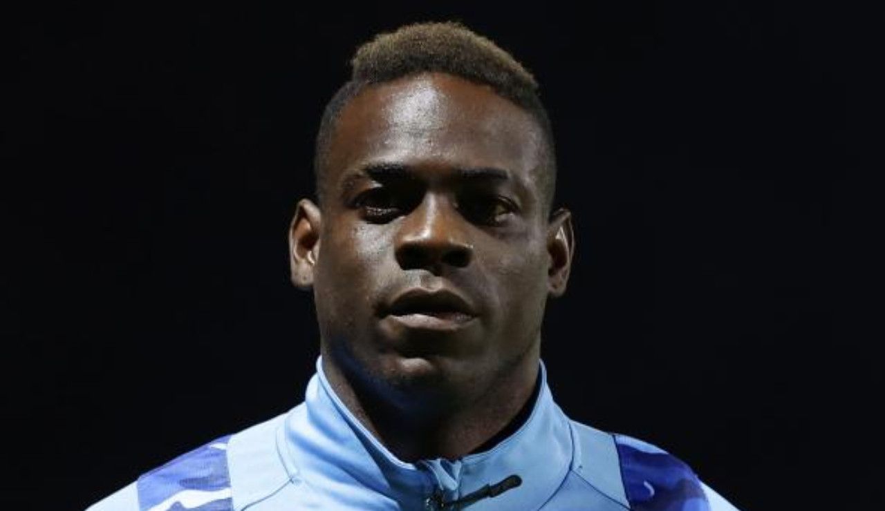 Mario Balotelli riscaldamento