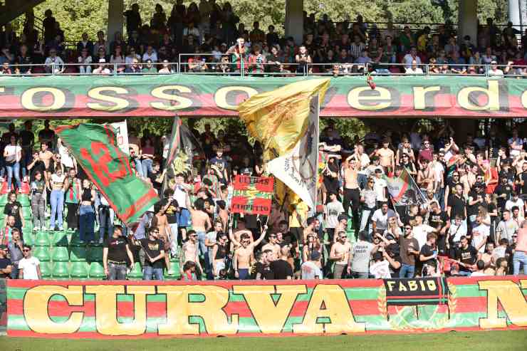 Il presidente Bandecchi risponde alla Curva