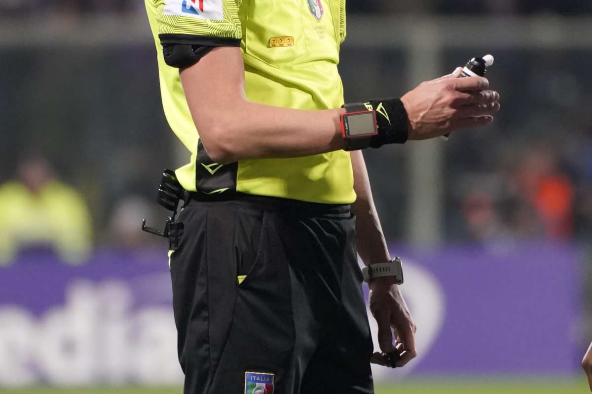 Ancora un match rinviato: l'arbitro va ko