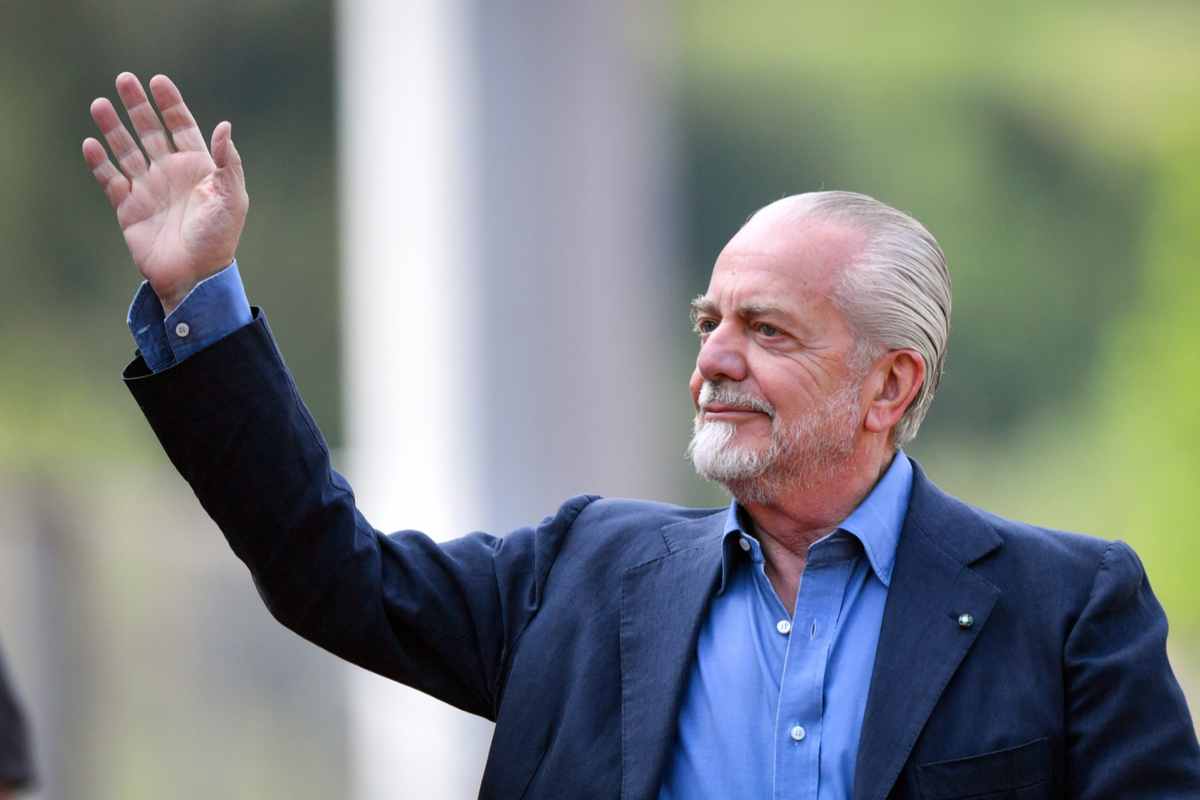 De Laurentiis mette in vendita il club