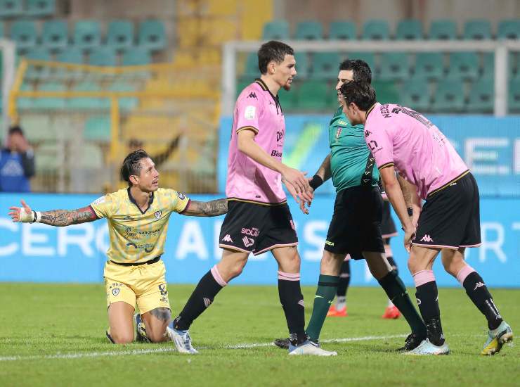 Palermo-Cagliari tra i pochi momenti lieti dei rosanero in stagione