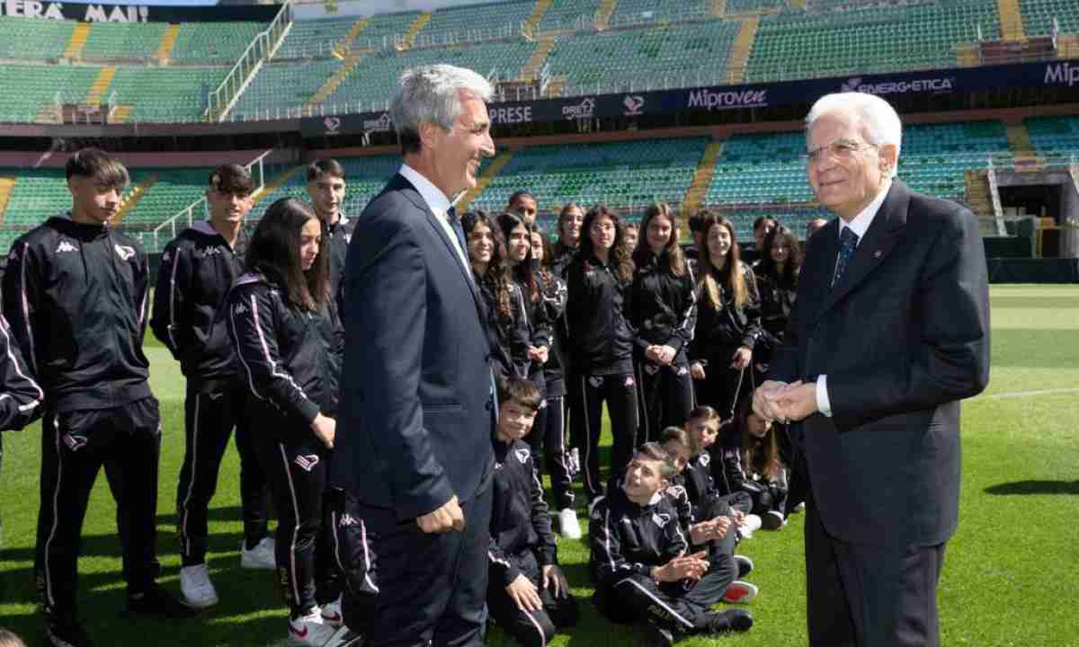 Sergio Mattarella fa visita alla casa del calcio della sua città