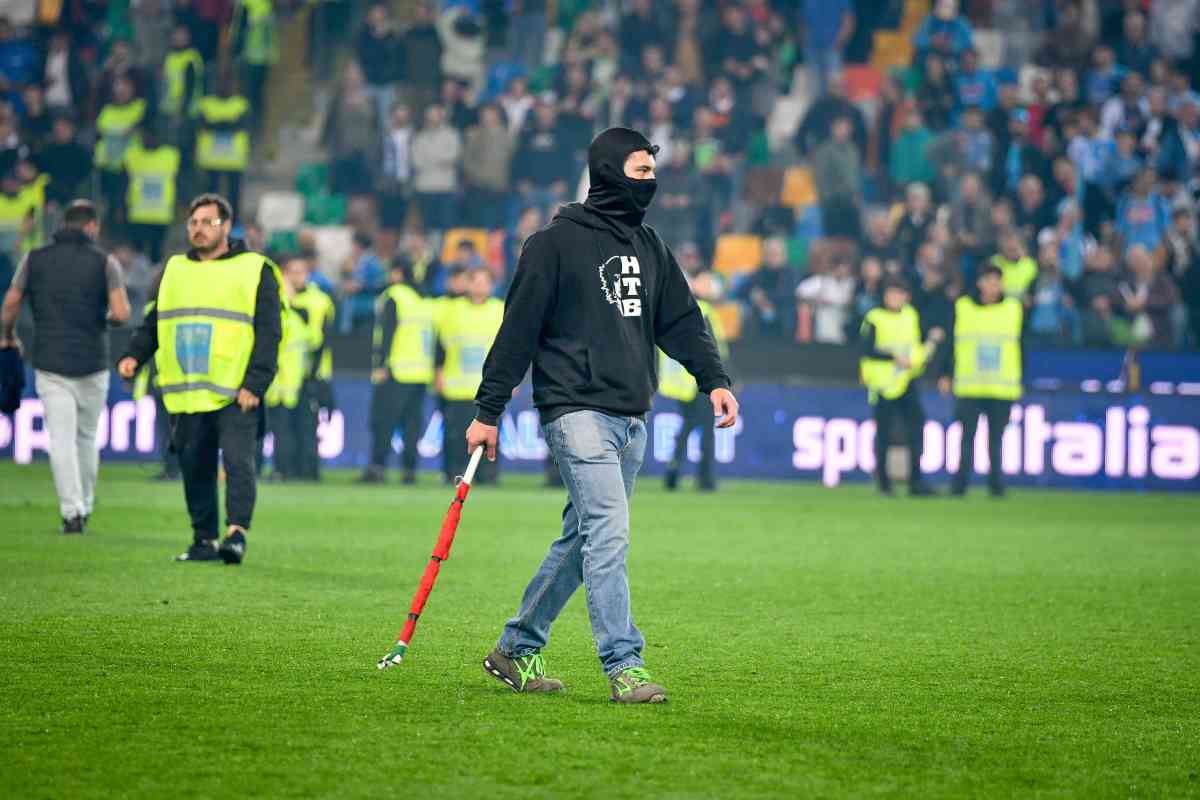 Calci e pugni: ennesima scena deplorevole nel calcio