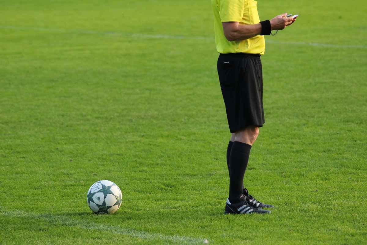 infortunio arbitro