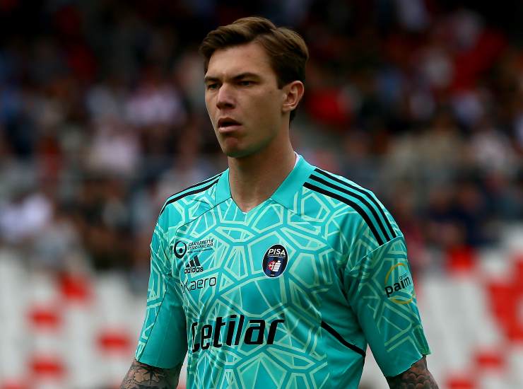 Il portiere del Pisa Adrian Semper