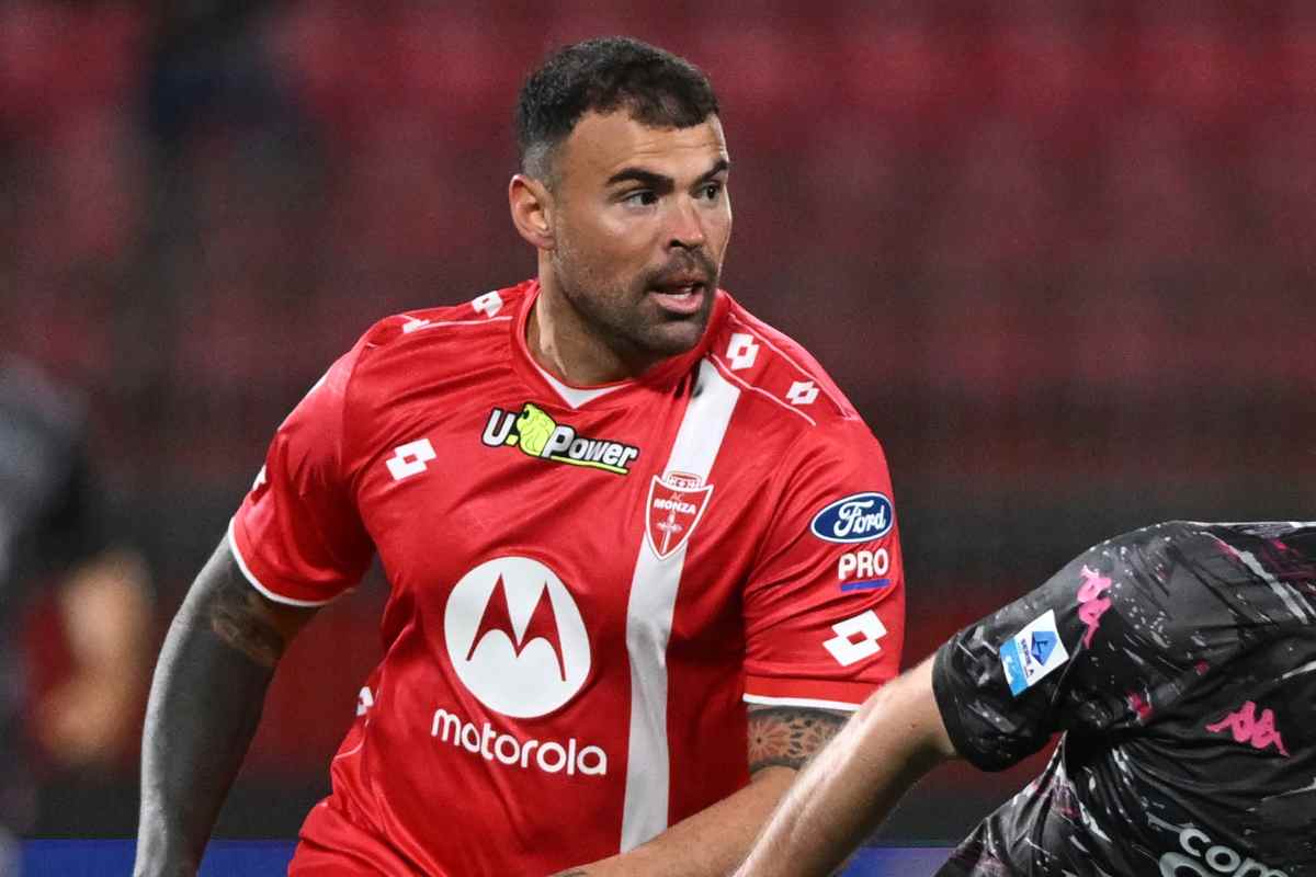 L'attaccante del Monza Andrea Petagna