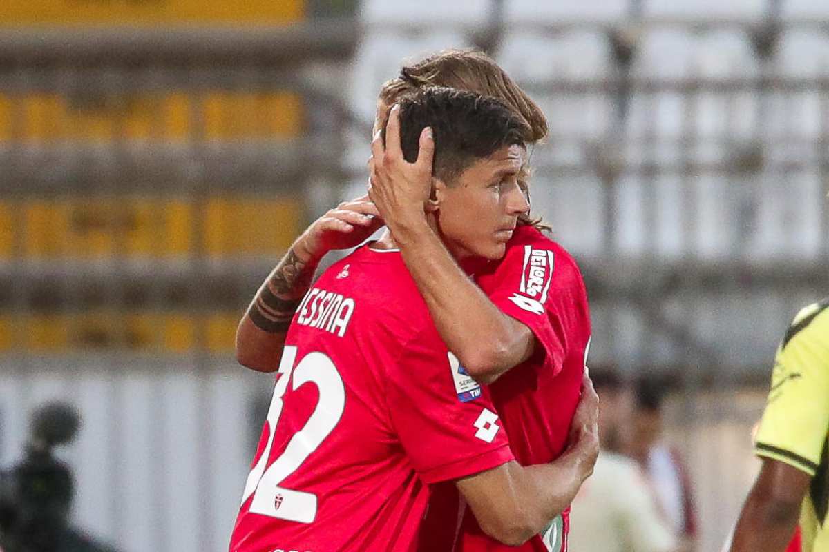 Pessina e Colpani si abbracciano