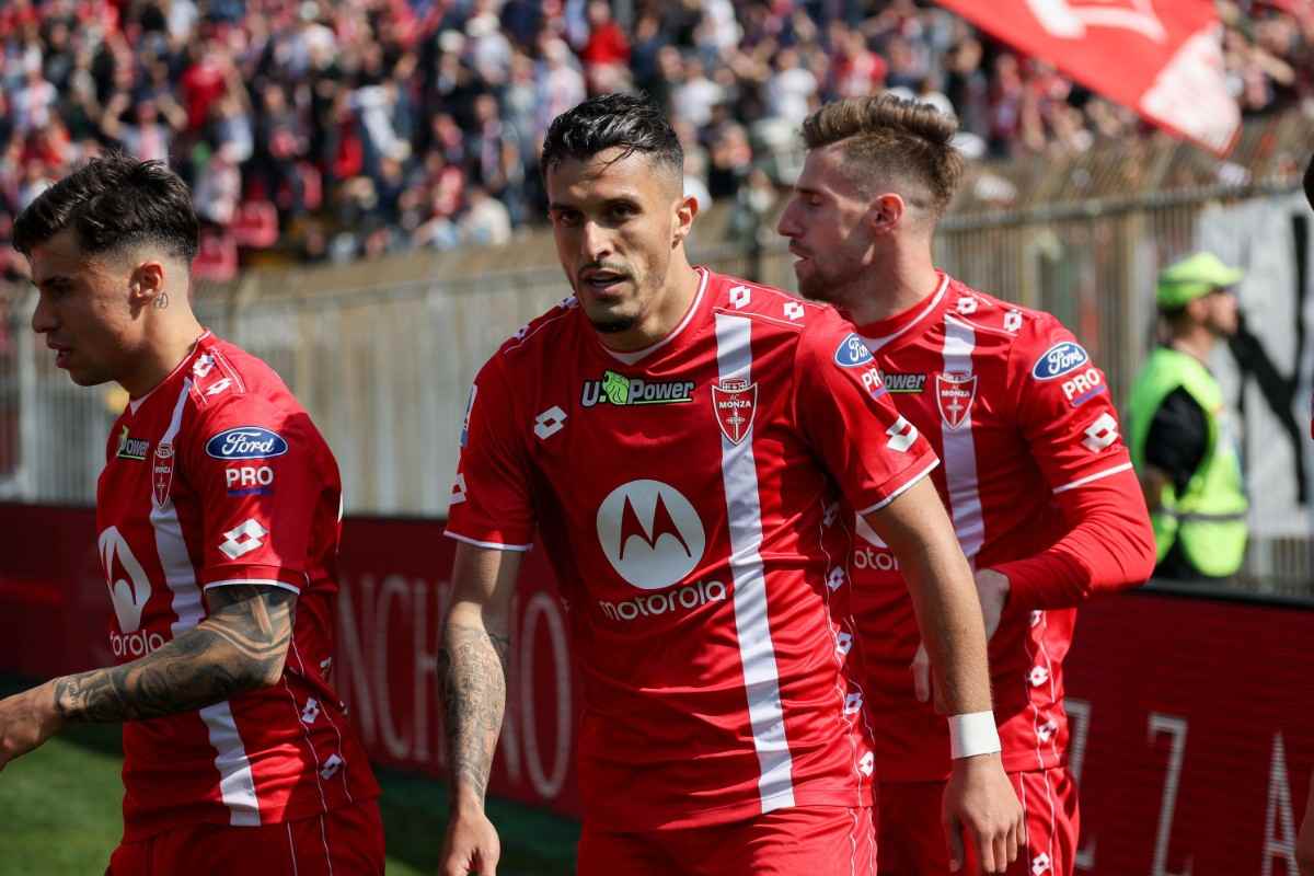 Dany Mota esulta dopo un gol