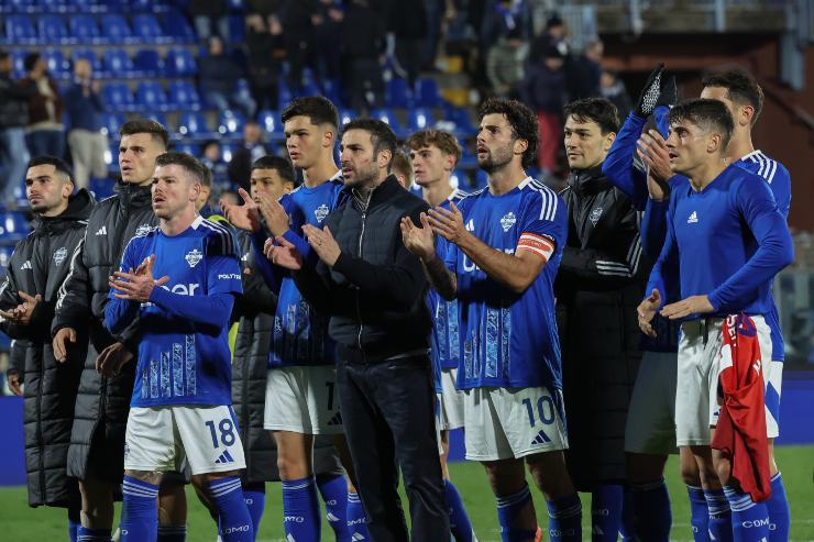 Cesc Fabregas e i giocatori del Como