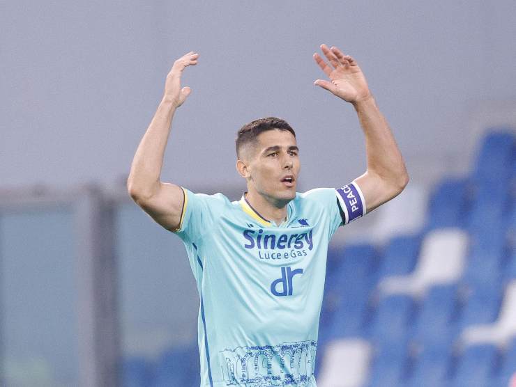 Davide Faraoni con le braccia alzate