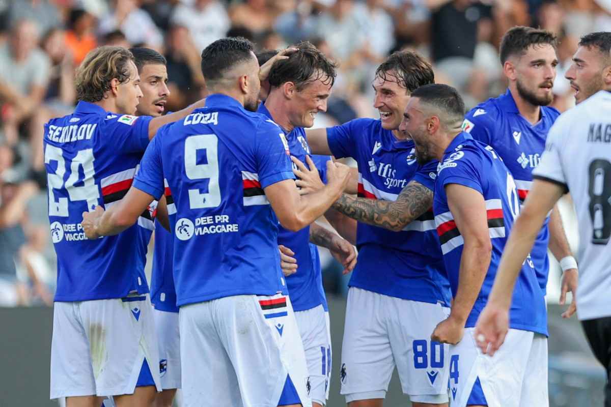 Giocatori della Sampdoria esultano dopo un gol