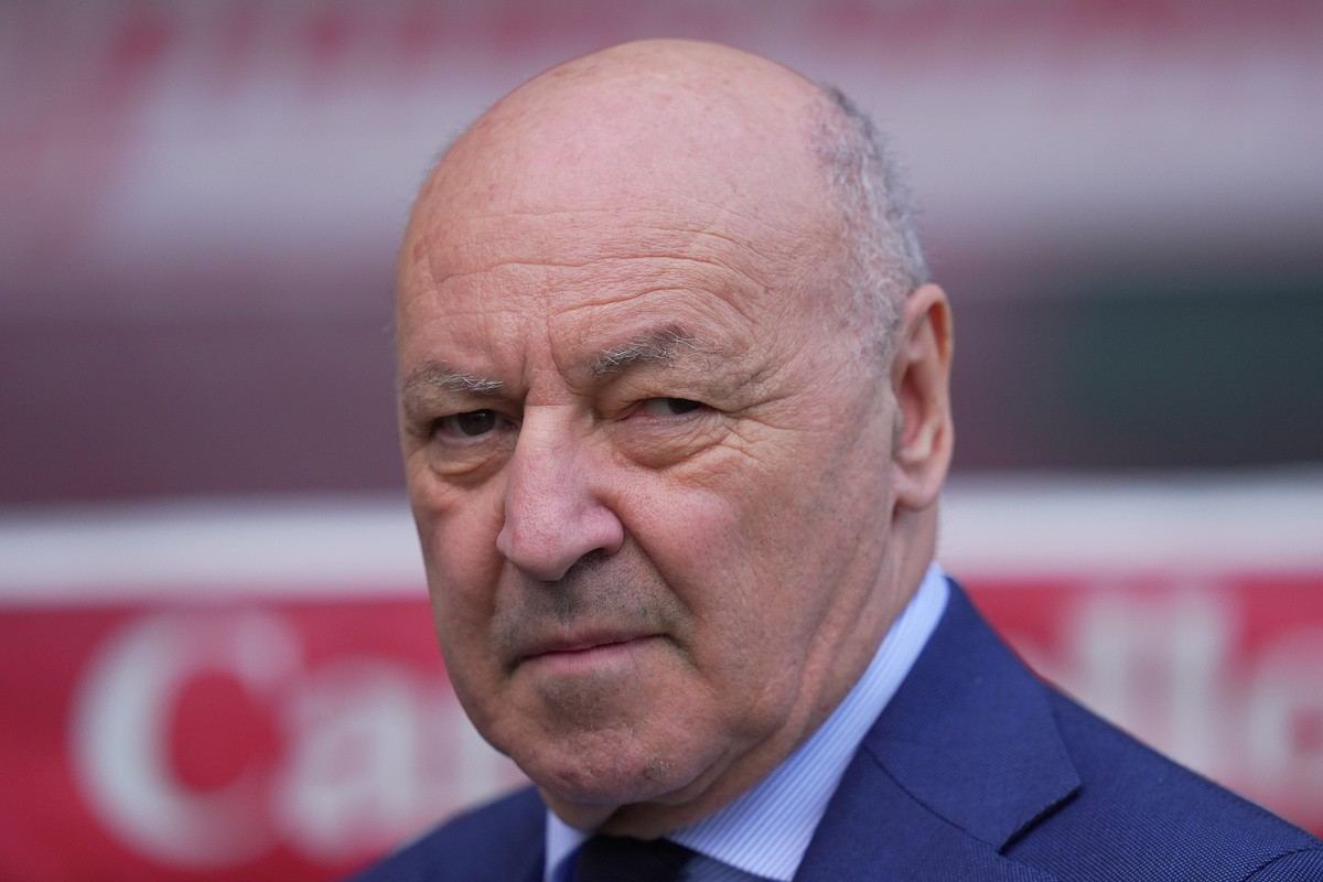 Giuseppe Marotta pensieroso