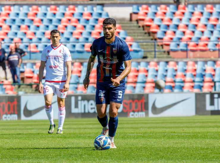 Il centrocampista del Cosenza Mario Gargiulo 