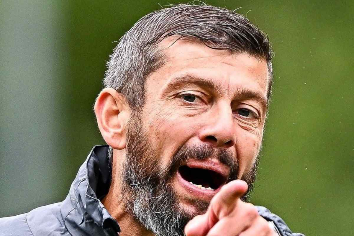 Massimo Donati dirige l'allenamento alla Samp