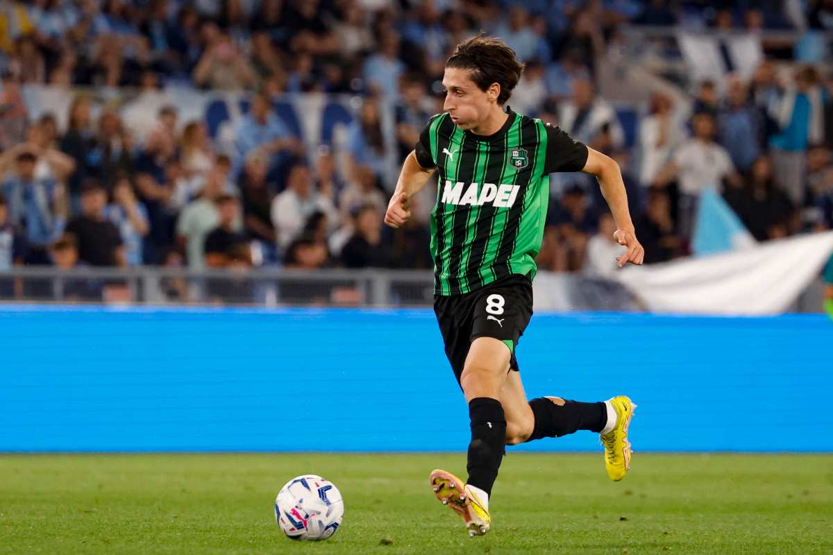 Samuele Mulattieri in azione con il Sassuolo