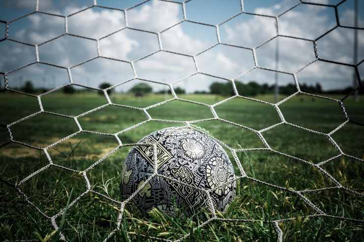 Pallone dentro la rete