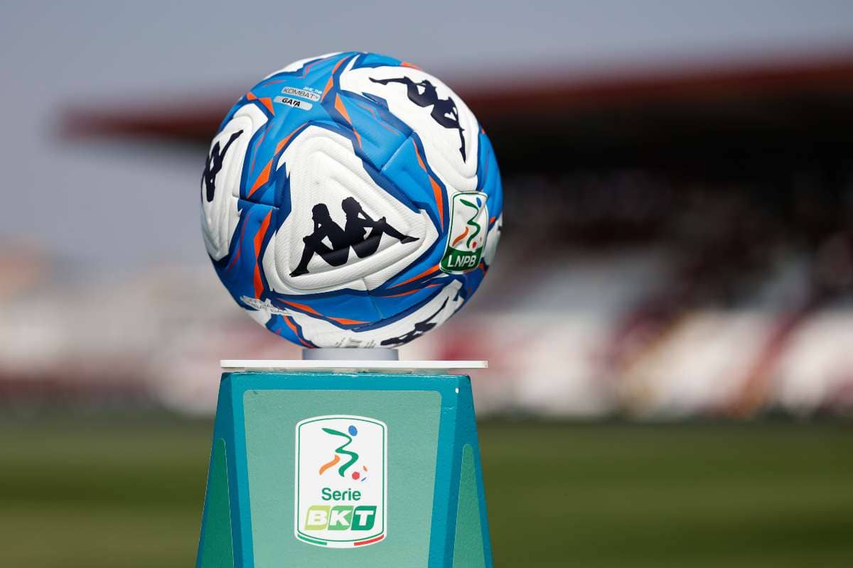 Il pallone della Serie B 2024-2025