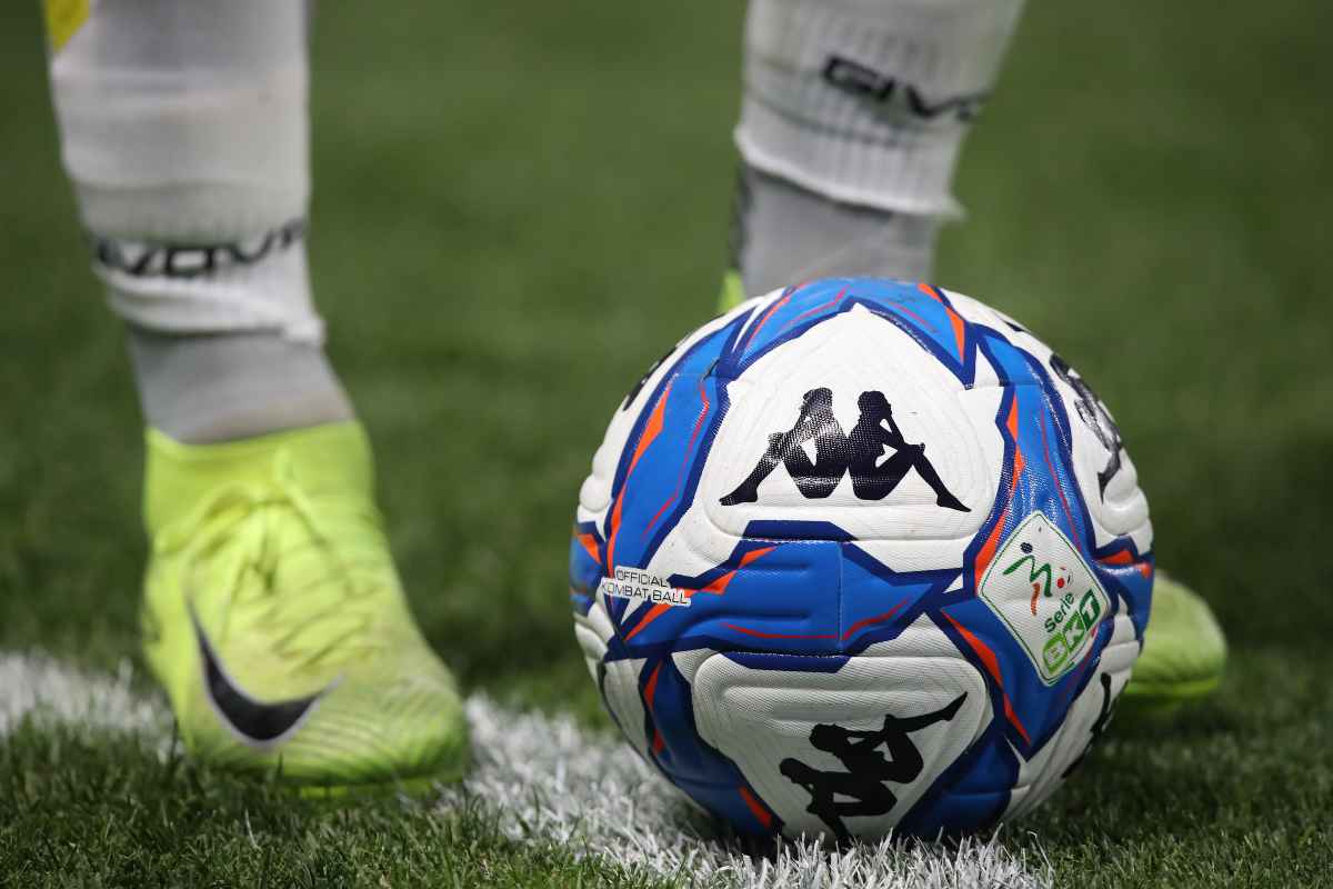 Il pallone della Serie B 2024-2025