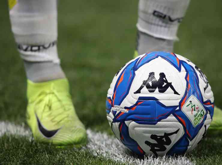 Il pallone della Serie B 24-25