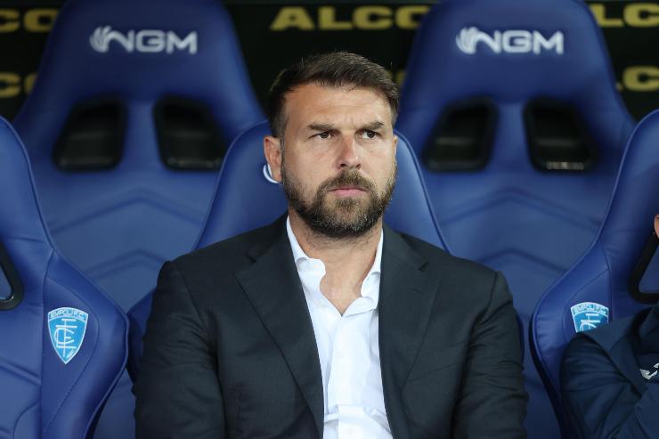 Paolo Zanetti seduto in panchina