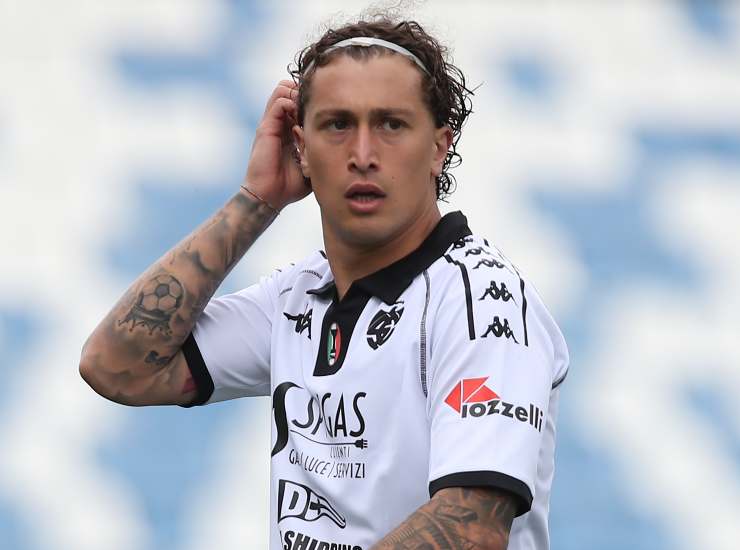 Il centrocampista dello Spezia Salvatore Esposito