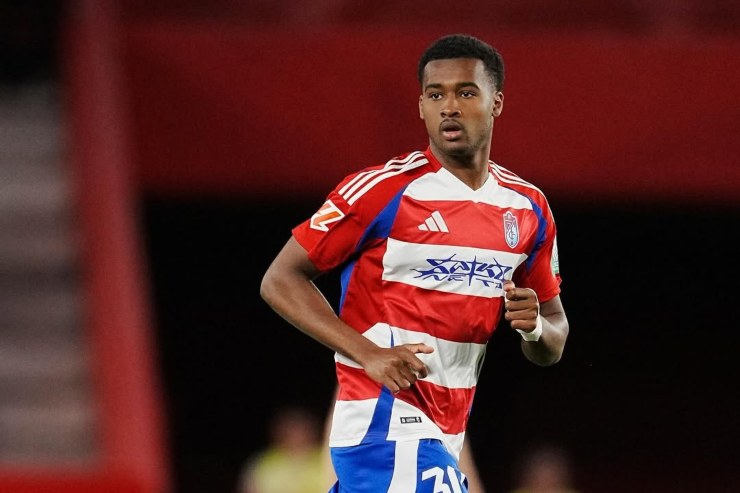 Siren Diao in primo piano mentre corre